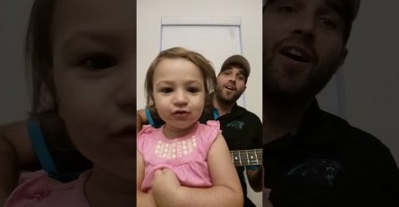 Duet ovog tate i njegove male kćerke je osvojio srca miliona ljudi, pogledajte zašto (VIDEO)