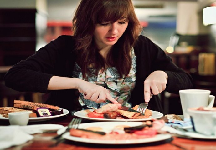 ''Moja žena  nakon što je rodila petu kćerku ugojila se kao svinja''