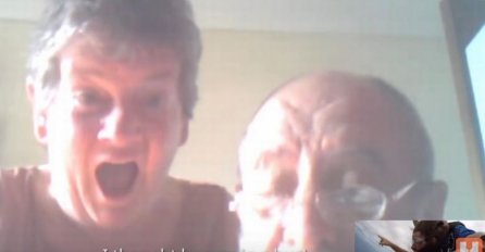 Razgovarao je s roditeljima na Skypeu, a onda je iskočio iz aviona, njihova reakcija je neprocjenjiva