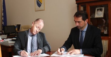 Čavara potpisao ugovor vrijedan 80 miliona eura za izgradnju Koridora 5C