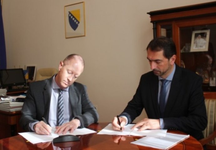 Čavara potpisao ugovor vrijedan 80 miliona eura za izgradnju Koridora 5C