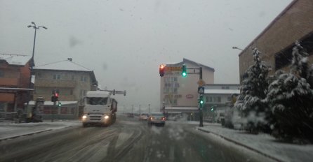 Krajina: Snijeg otežao saobraćaj,  zabilježeni problemi u snadbijevanju električnom energijom