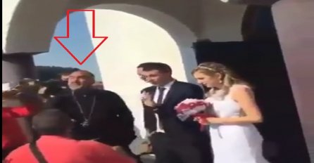 Izgledala je kao sasvim normalna svadba: Muzika je počela, a onda se pojavio on (VIDEO)