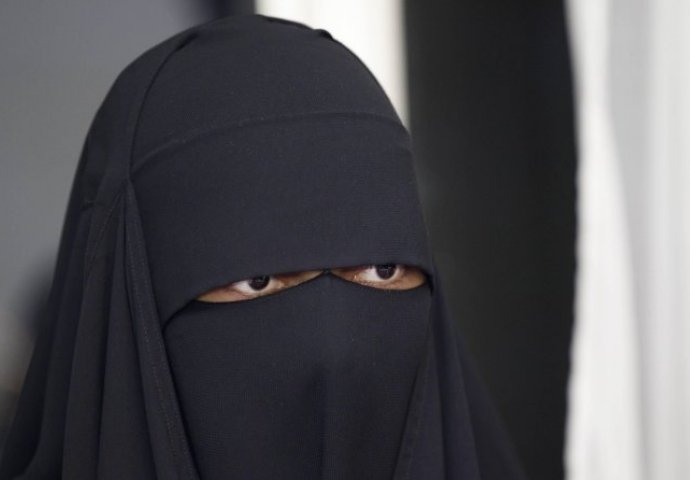 Italija: Žena s nikabom kažnjena sa 30.000 eura jer je odbila pokazati lice