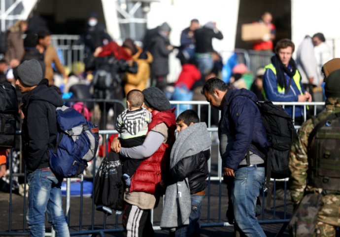Migranti koji su htjeli ući u Hrvatsku zaustavljeni kod Šida