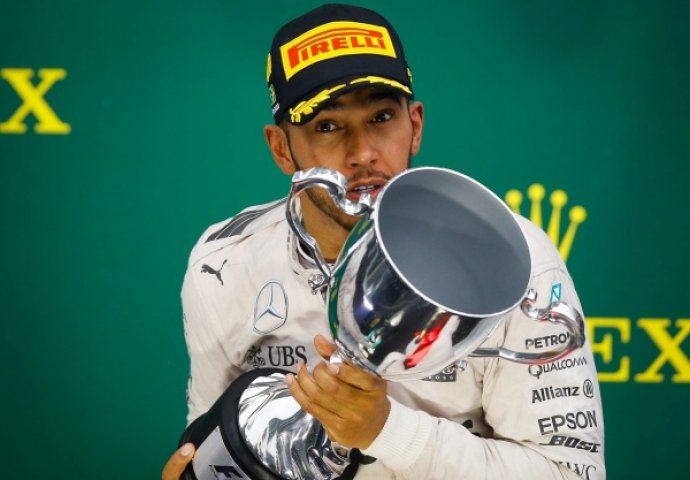 Hamilton: Sanjao sam ovu pobjedu još otkad sam prvi put gledao Sennu!