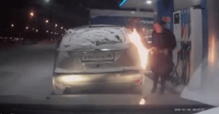 Žena na benzinskoj zapalila auto: Ovakvu ‘biserku’ već jako dugo nismo vidjeli na djelu