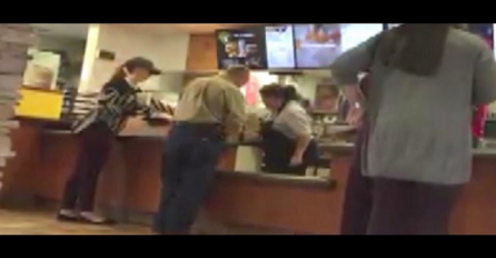 Kasirka u Mc Donald's-u vrisnula kada je vidjela račun ovog čovjeka (VIDEO)