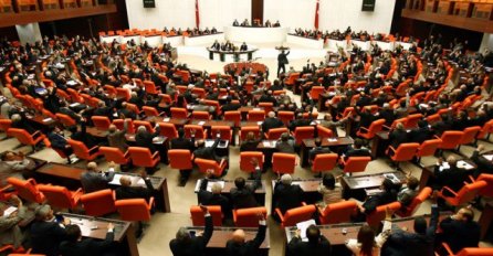 Turski parlament razmatra prijedlog da se silovatelji oslobode iz zatvora ako ožene žrtvu