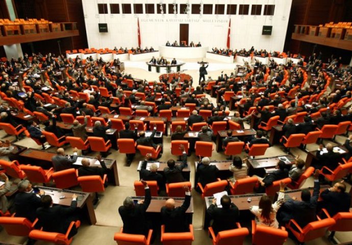 Turski parlament razmatra prijedlog da se silovatelji oslobode iz zatvora ako ožene žrtvu