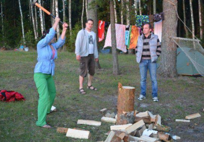 Ona vrsta džentlmena koja čini da se žene tope pored njih, bukvalno (FOTO)