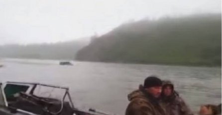 Nećete vjerovati svojim očima: Pecali su i odjednom je iz vode izašlo ovo "stvorenje" (VIDEO)