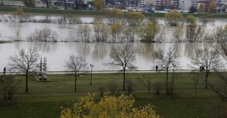 Sava se izlila iz korita u Zagrebu, za 24 sata narasla četiri metra