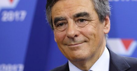 Bivši premijer Fillon vodi na predizborima francuske desnice, Juppe drugi