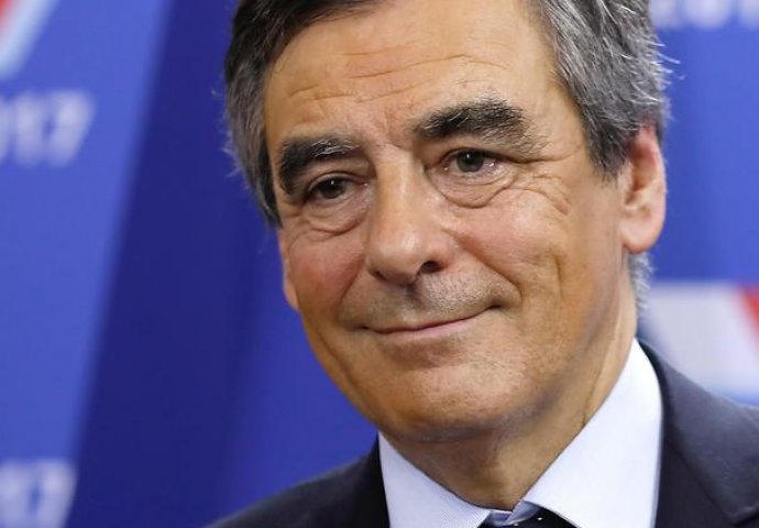 Bivši premijer Fillon vodi na predizborima francuske desnice, Juppe drugi