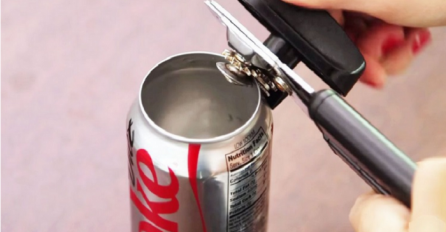 Odrezala je vrh limenke Coca-Cole: Kada vidite šta je napravila, uradit ćete isto (VIDEO)