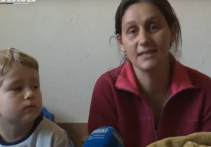 Samohrana majka iz BiH pravi heroj: Sama cijepa drva i kopa kanale da ishrani desetoro djece (VIDEO)
