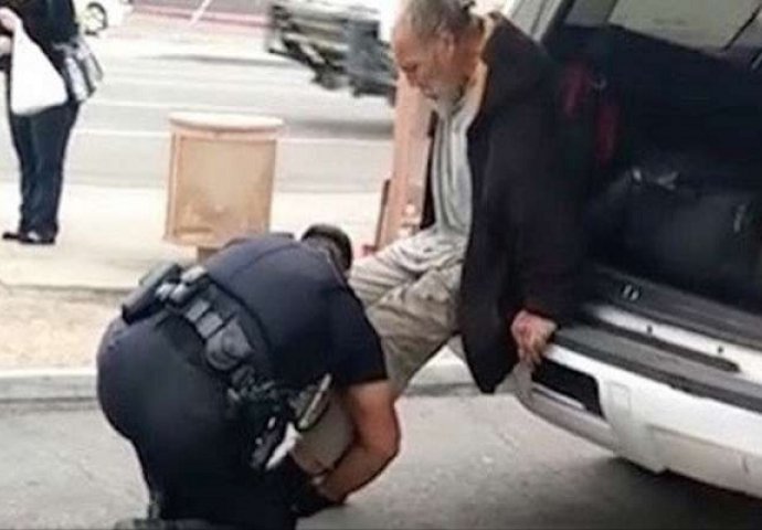 Policajac je uhvatio beskućnika i postavio u prtljažnik, nastavak je zapalio društvene mreže (VIDEO)