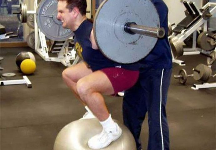 Šta je njima u glavi? Fotografije ljudi sa kojima nešto ozbiljno nije uredu, čim su spremni na ove ludosti! (FOTO)