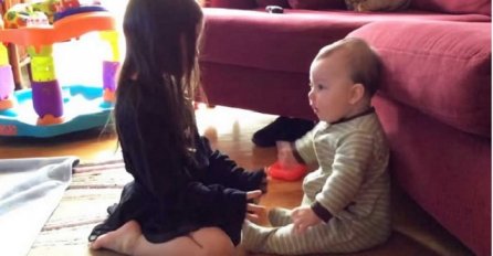 Mama je htjela snimiti prvi razgovor njene kćerke i sina, ali umjesto toga se desilo ovo (VIDEO)