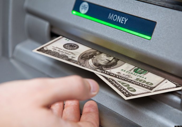 Novi hakerski napad na banke: Bankomati sami izbacuju novac