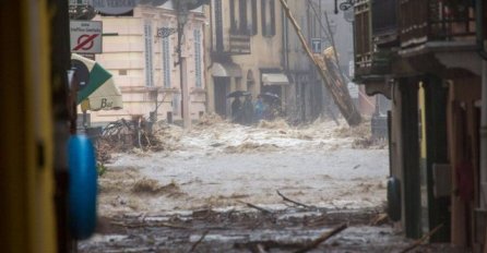 Nevrijeme u Italiji uzrokovalo poplave: Zatvorene škole, mostovi i fabrike