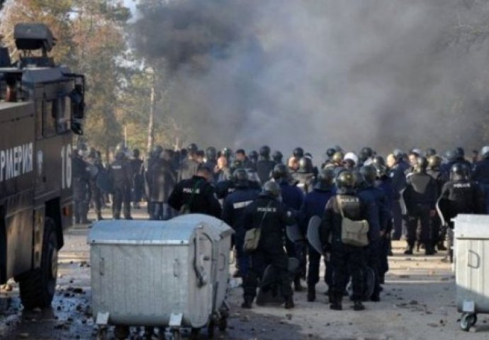 Pobuna u kampu u Bugarskoj: Migranti se sukobili sa policijom, 200 privedeno, 14 policajaca povrijeđeno
