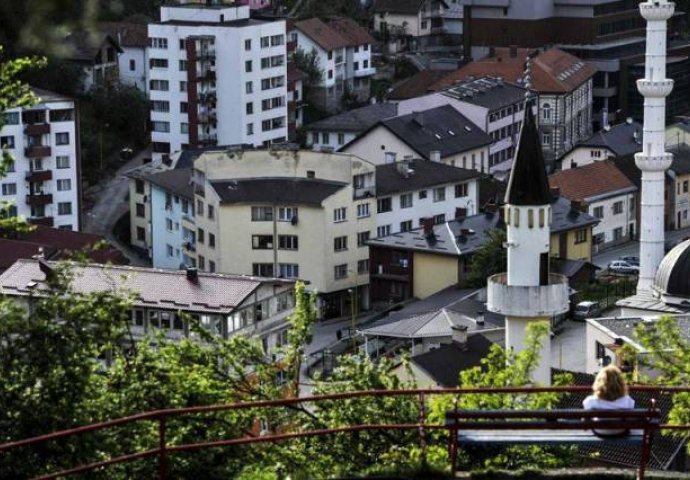 Poruke povratnika: Silom učimo "jezik bošnjačkog naroda" ali srcem volimo BiH