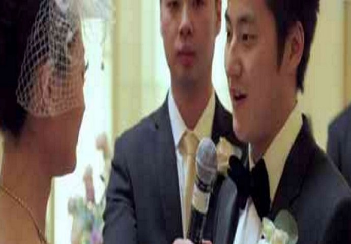 Bila je to sasvim obična svadba, a onda je mladoženja izvadio svog džinovskog pitona (VIDEO)