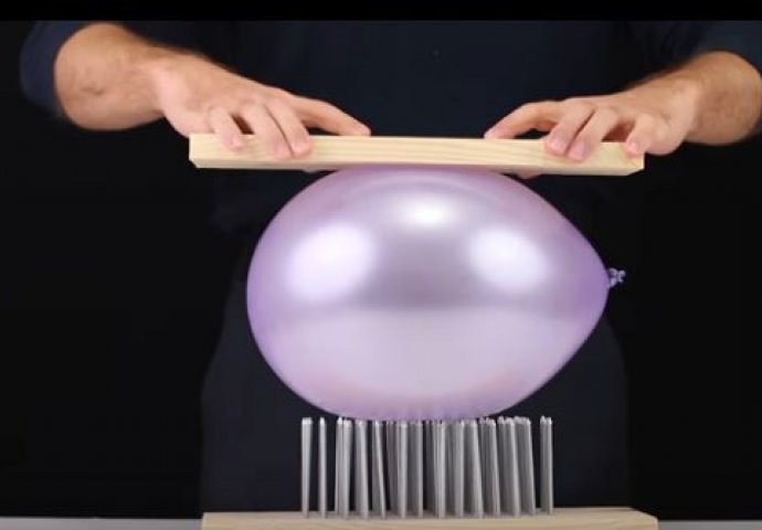 Ako uspijete da napravite ovo čudo sa balonom, onda ste pravi genije! (VIDEO)