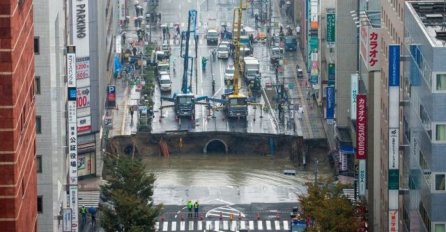 Velika rupa u Japanu ponovo "pojela" pola ulice