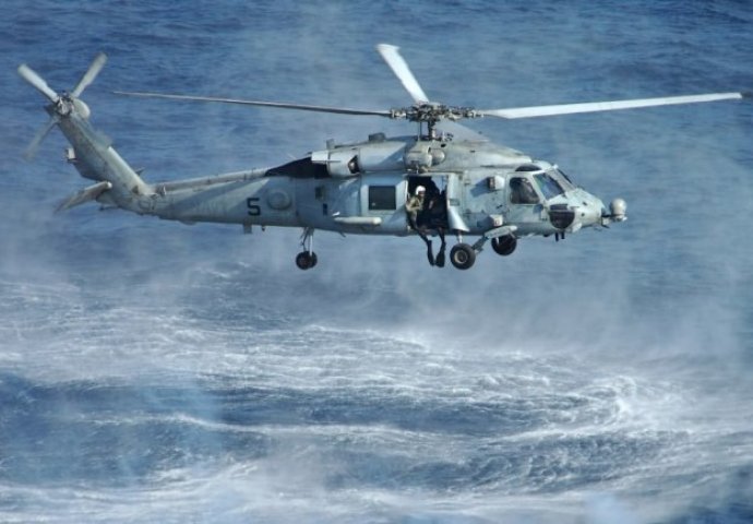 Brod iranske garde ciljao helikopter američke mornarice