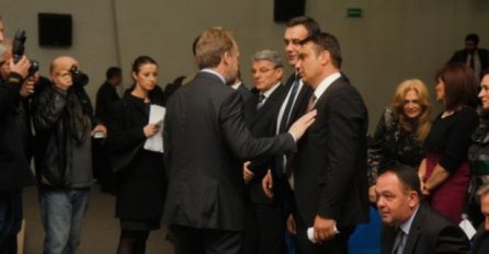 Otkazan sastanak Bakira Izetbegovića i Sadika Ahmetovića