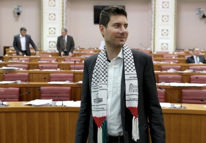 Pernar se u Saboru pojavio s ''palestinkom''