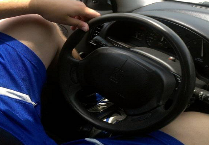 Bolna realnost visokih ljudi: Kada vidite ove fotografije, možda vam bude drago što ste niži (FOTO)