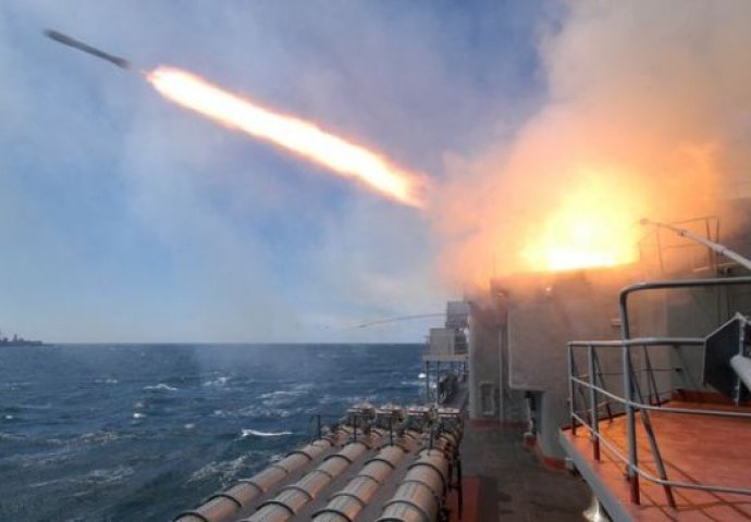 Ruska vojska na nogama: Ukrajina ispaljuje rakete blizu Krima