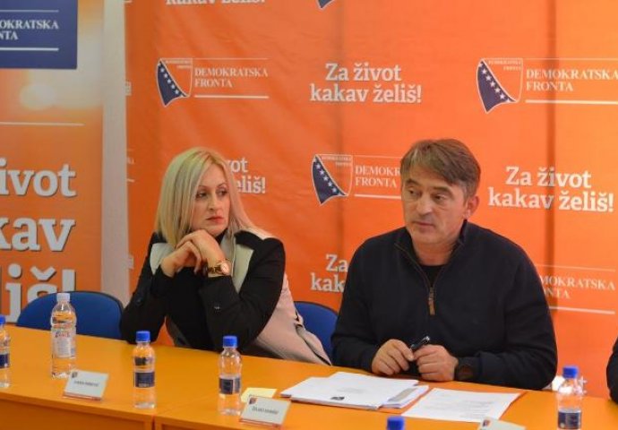Demokratska fronta isključila Envera Pehlića i Refiku Purić i raspustila OO DF Velika Kladuša