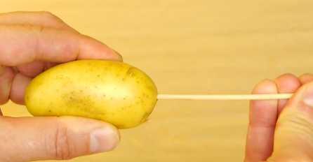 Uzeo je čačkalice i počeo rezati krompiriće: Kada vidite krajnji rezultat, uradit ćete isto (VIDEO)