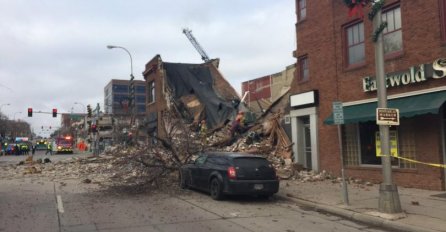 Srušila se zgrada, dvije osobe zatrpane u ruševinama (FOTO)