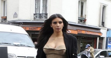 Pogledajte kako je Kim Kardashian promijenila lični opis 