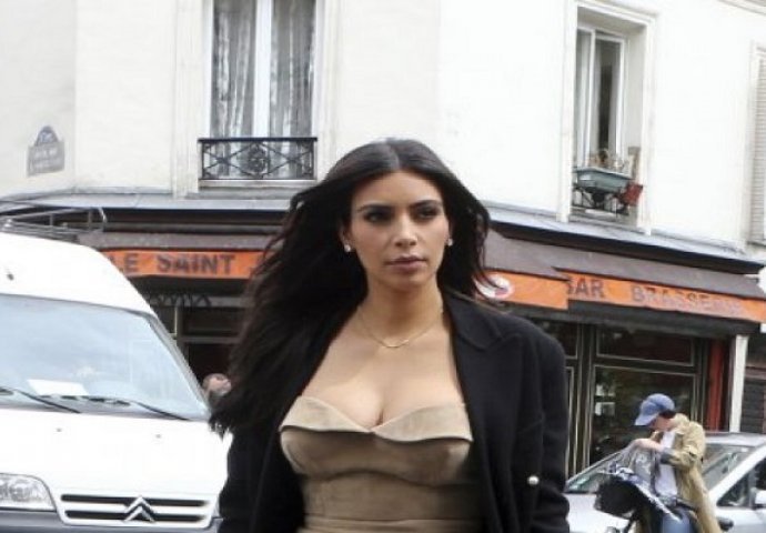 Pogledajte kako je Kim Kardashian promijenila lični opis 