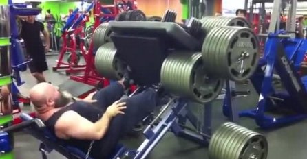 Probao je da podigne 1700kg nogama, ubrzo je shvatio da to nije bila pametna ideja (VIDEO)