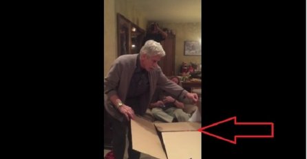 Tata je otvorio božićni poklon kako bi pronašao najbolje iznenađenje ikada (VIDEO)