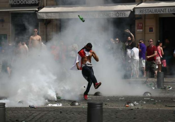 Haos u Belgiji: Huligani prekinuli utakmicu!