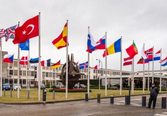 Komandne strukture NATO-a napustilo 150 turskih oficira