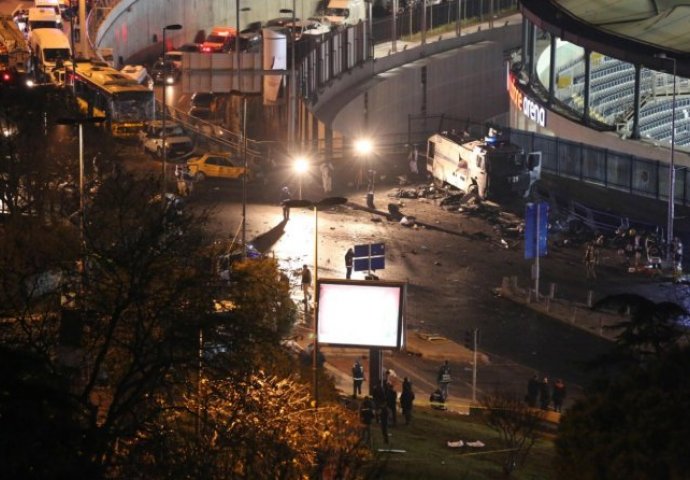 U Turskoj Dan žalosti nakon terorističkog napada u kojem je stradalo 29 osoba, a ranjeno 166 