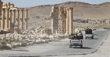 Sirijska vojska uz zračnu potporu ruskih aviona ometa napade IS-a na Palmiru