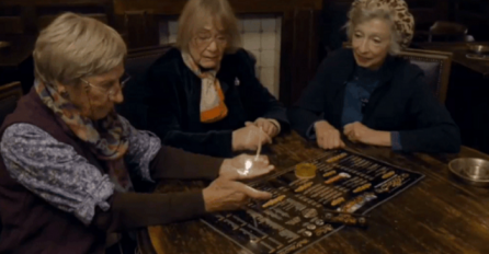 Tri bakice otišle u Amsterdam da po prvi put probaju marihuanu, njihova reakcija nasmijala je milione (VIDEO)