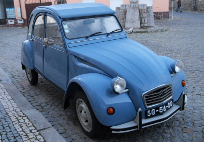 Smiješna strana Jugoslavije: Ova stroga pravila su vrijedila za slušanje muzike u automobilu 