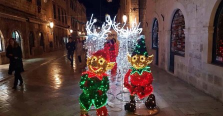 DUBROVNIK U ZIMSKOM IZDANJU: Sve spremno za blagdane [FOTO]